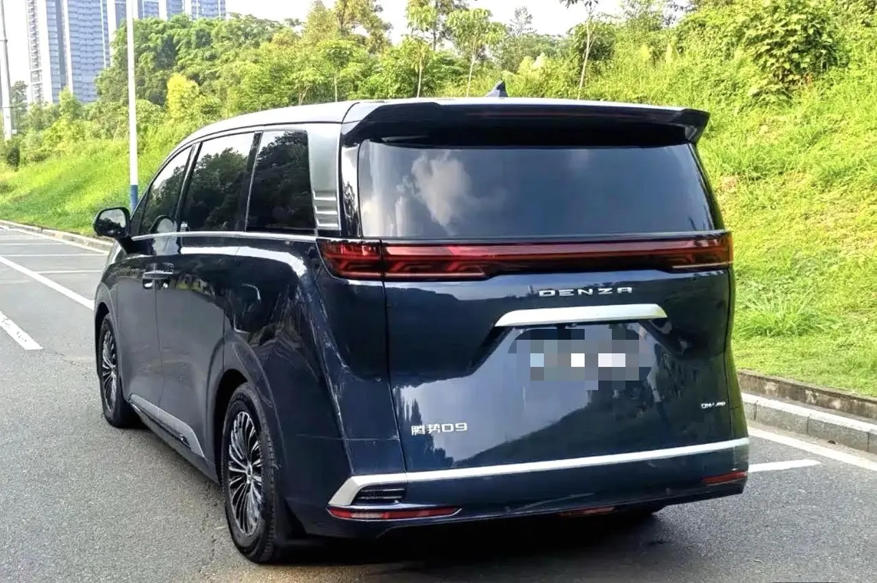 Denza 2022 Denza D9 DM-i 1.5T stepless 970 four-wheel drive flagship automatic gear 4