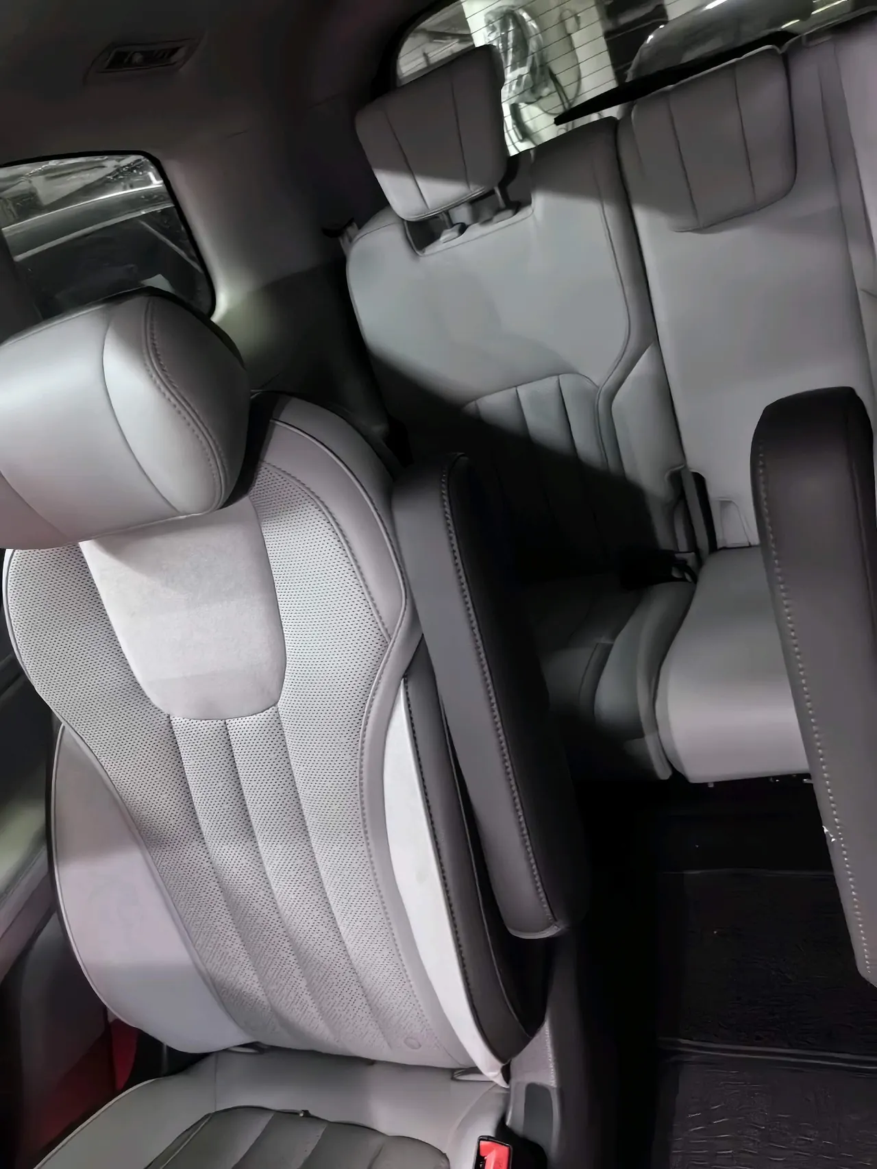 Ford 2023 Lingyu 2.0T EcoBoost 225 Zunling 7-seat (2/2/3) automatic gear 6