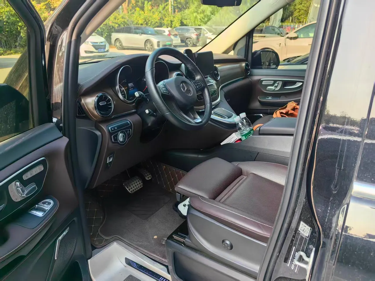 Mercedes Benz V 2022V 260 L 2.0T Deluxe Edition Automatic Gear 2