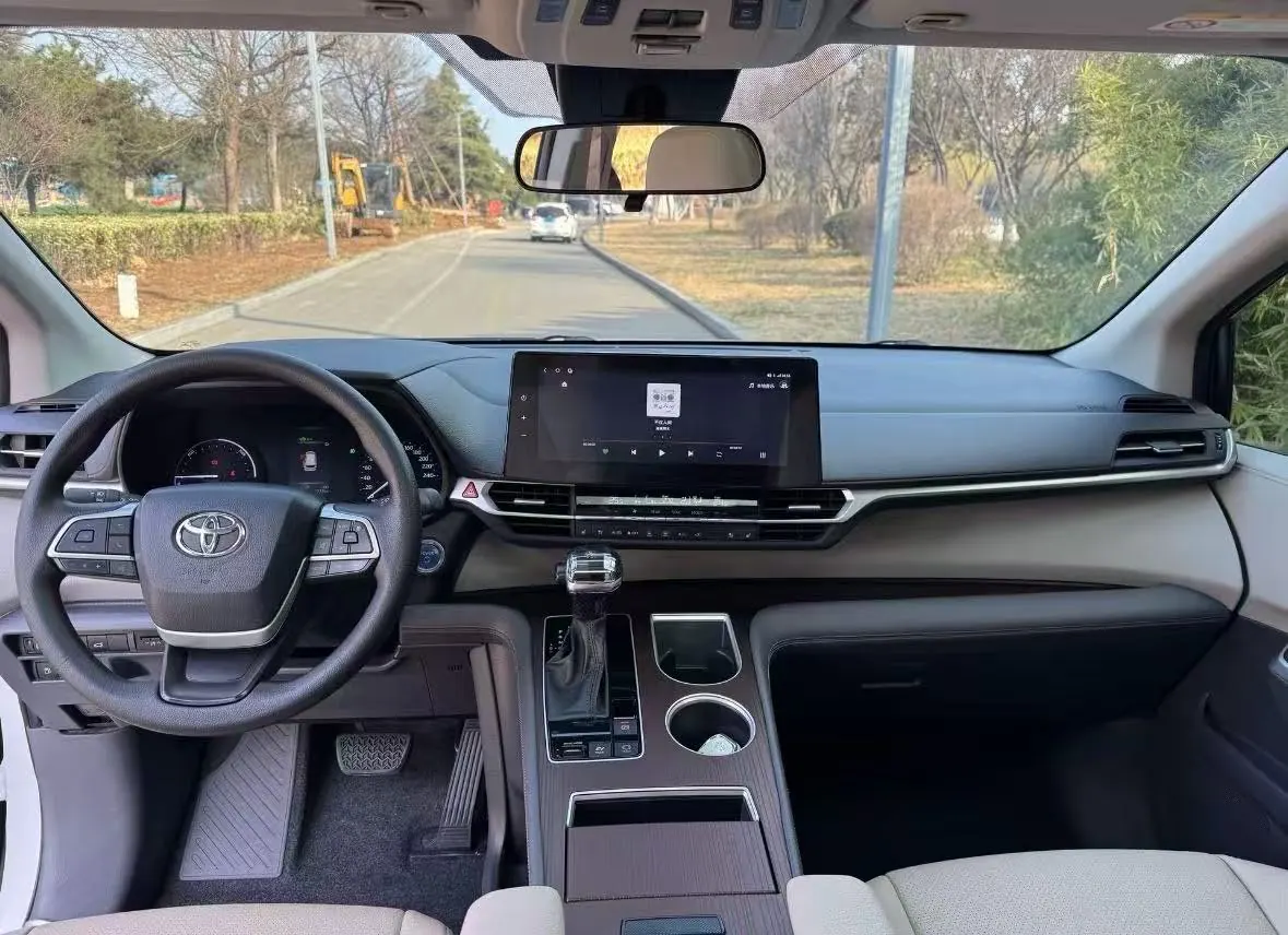 Toyota 2023 Sana 2.5 Stepless Comfort Edition Automatic Gear 4