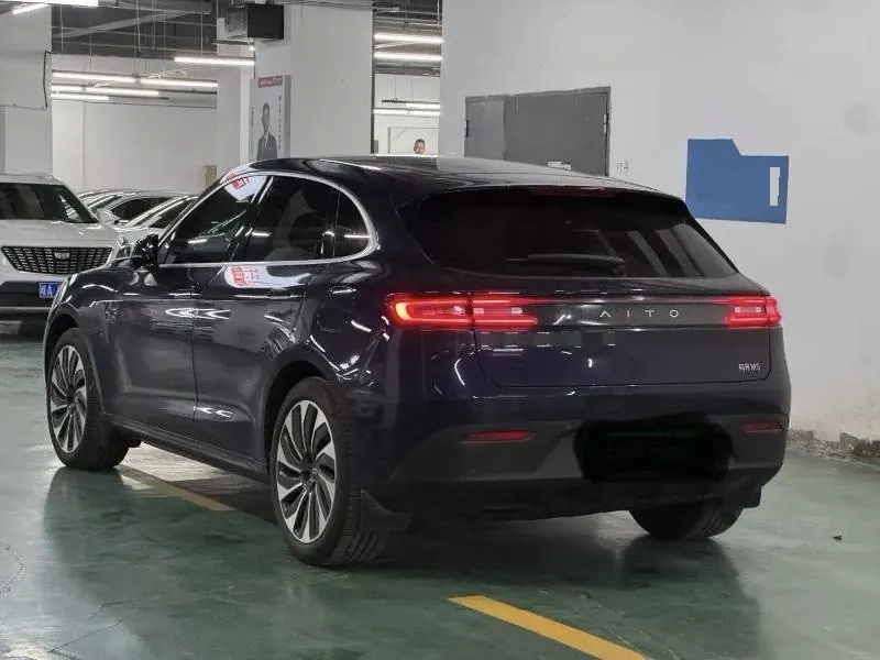 AITO 2022 AITO M5 1.5T Four-wheel Drive to Achieve Automatic Gear 3