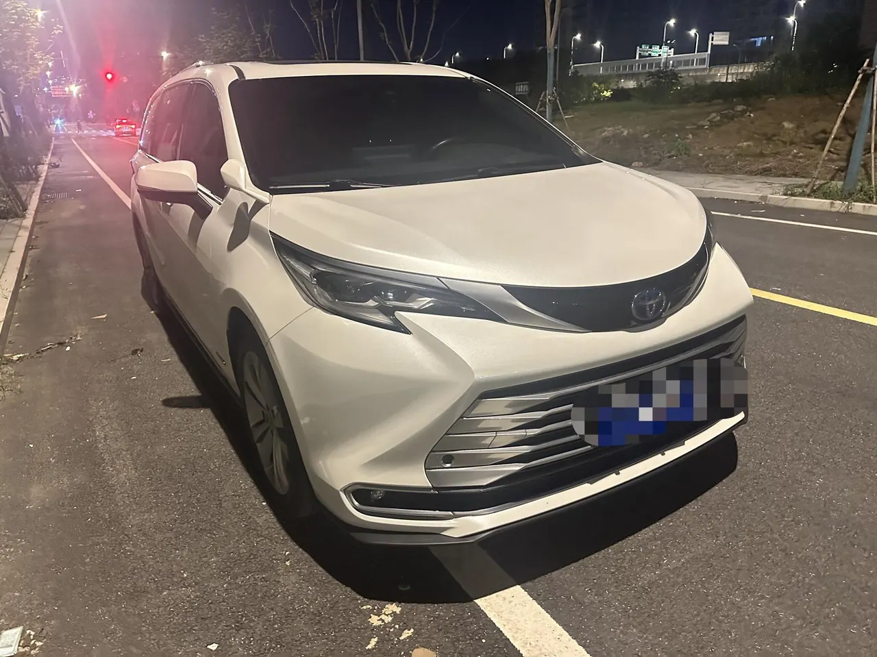 Toyota 2023 Sana 2.5 Stepless Platinum Edition Automatic Transmission 3