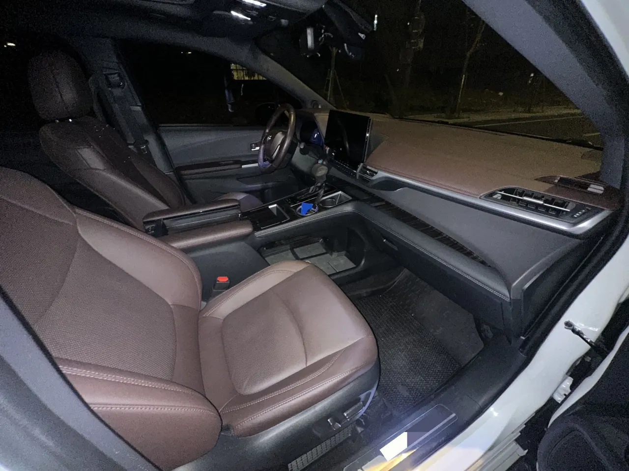 Toyota 2023 Sana 2.5 Stepless Platinum Edition Automatic Transmission 7