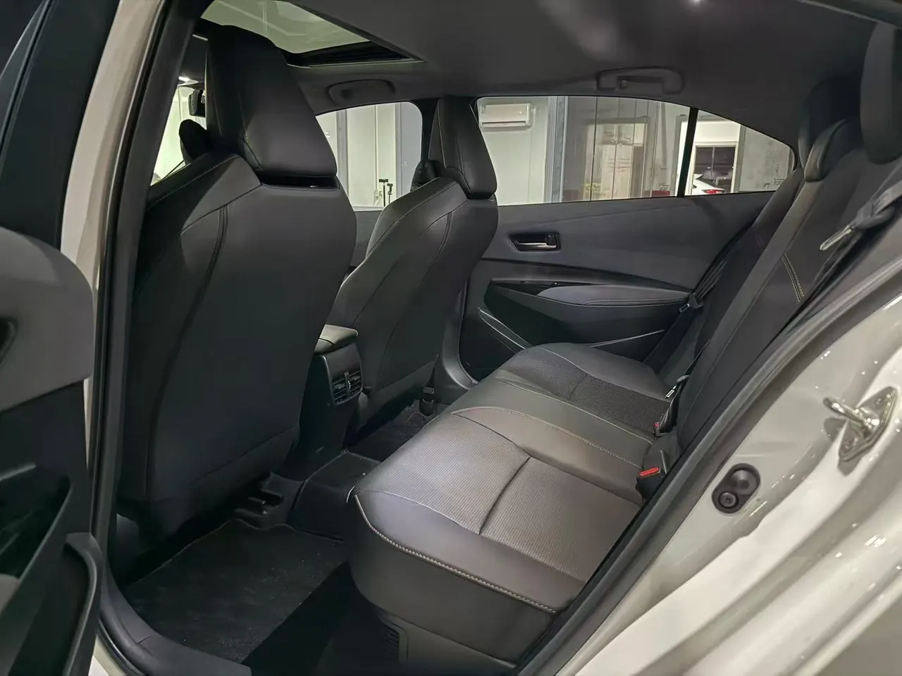 Toyota 2026 Corolla Hybrid 1.8 CVT Elite Automatic 3