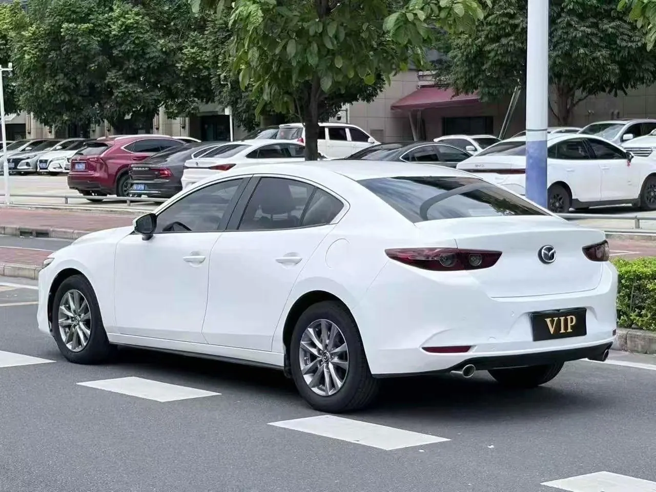 Mazda 3 Angkesaila 2022 Mazda 3 Angkesaila-sedan 2.0 quality automatic transmission 4