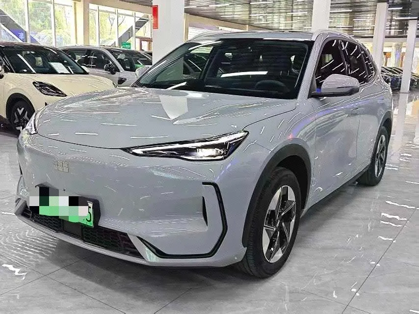 Open image lightbox: Geely Galaxy 2026 E 5 530km Discovery Edition Automatic Gear