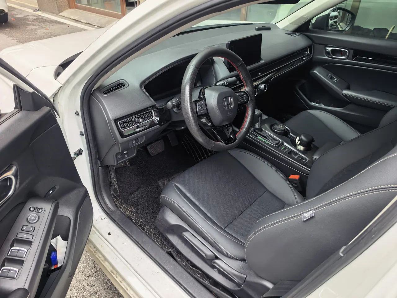 Honda 2022 Civic 1.5T Stepless 240TURBO Dynamic Automatic Gear 4