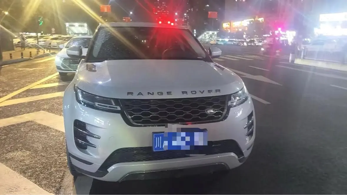 Land Rover 2022 Range Rover Aurora L 48V 2.0T 249PS R-Dynamic Deluxe Automatic Gear 2