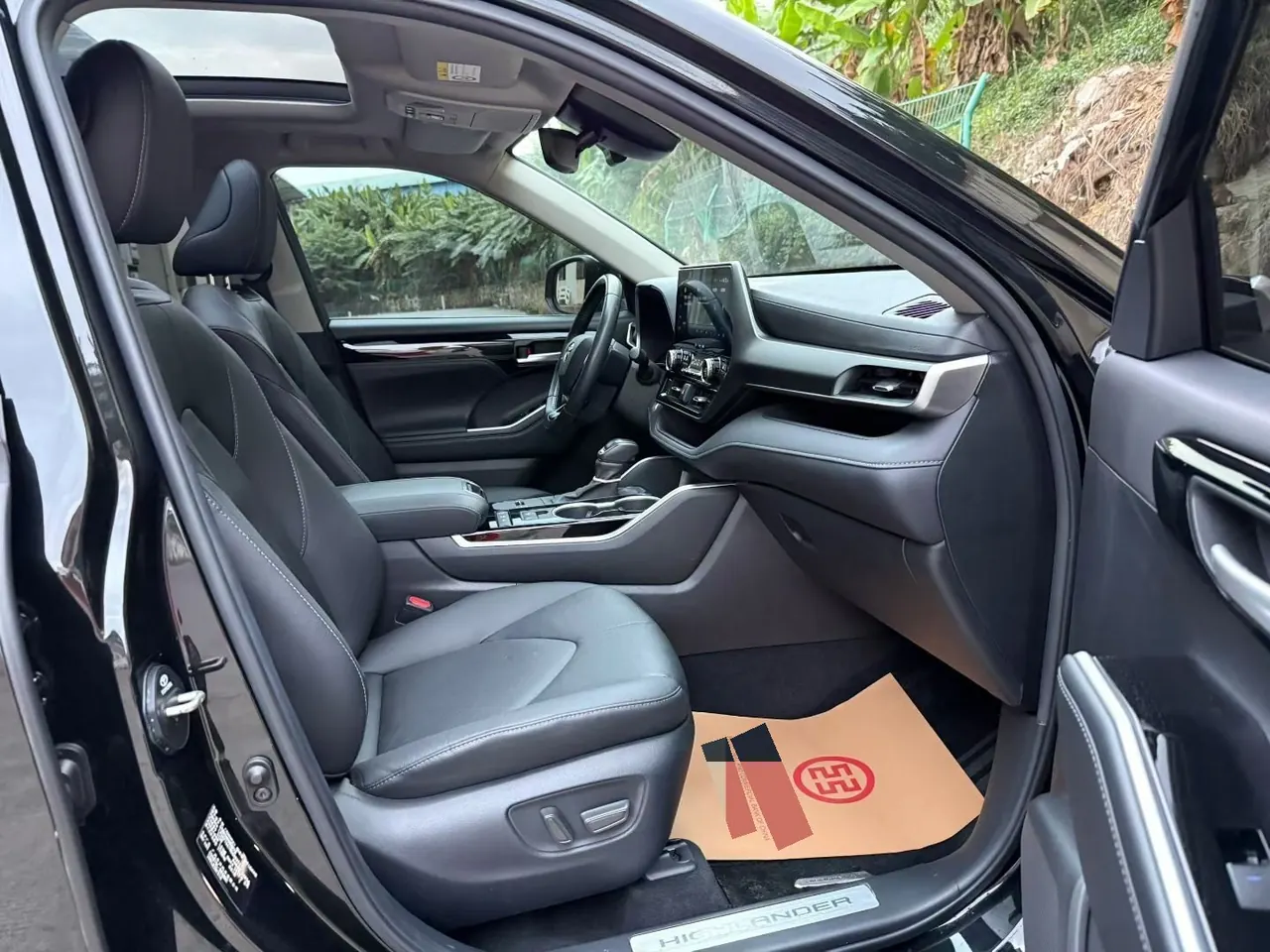 Toyota 2022 Highlander Dual Engine 2.5 Stepless Four-wheel Drive Premium Edition 7-seat Automatic Gear 8