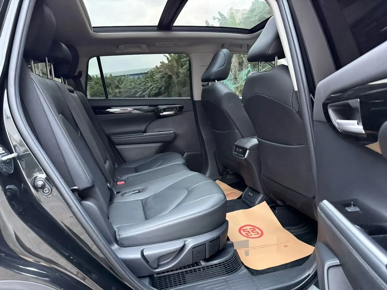 Toyota 2022 Highlander Dual Engine 2.5 Stepless Four-wheel Drive Premium Edition 7-seat Automatic Gear 9