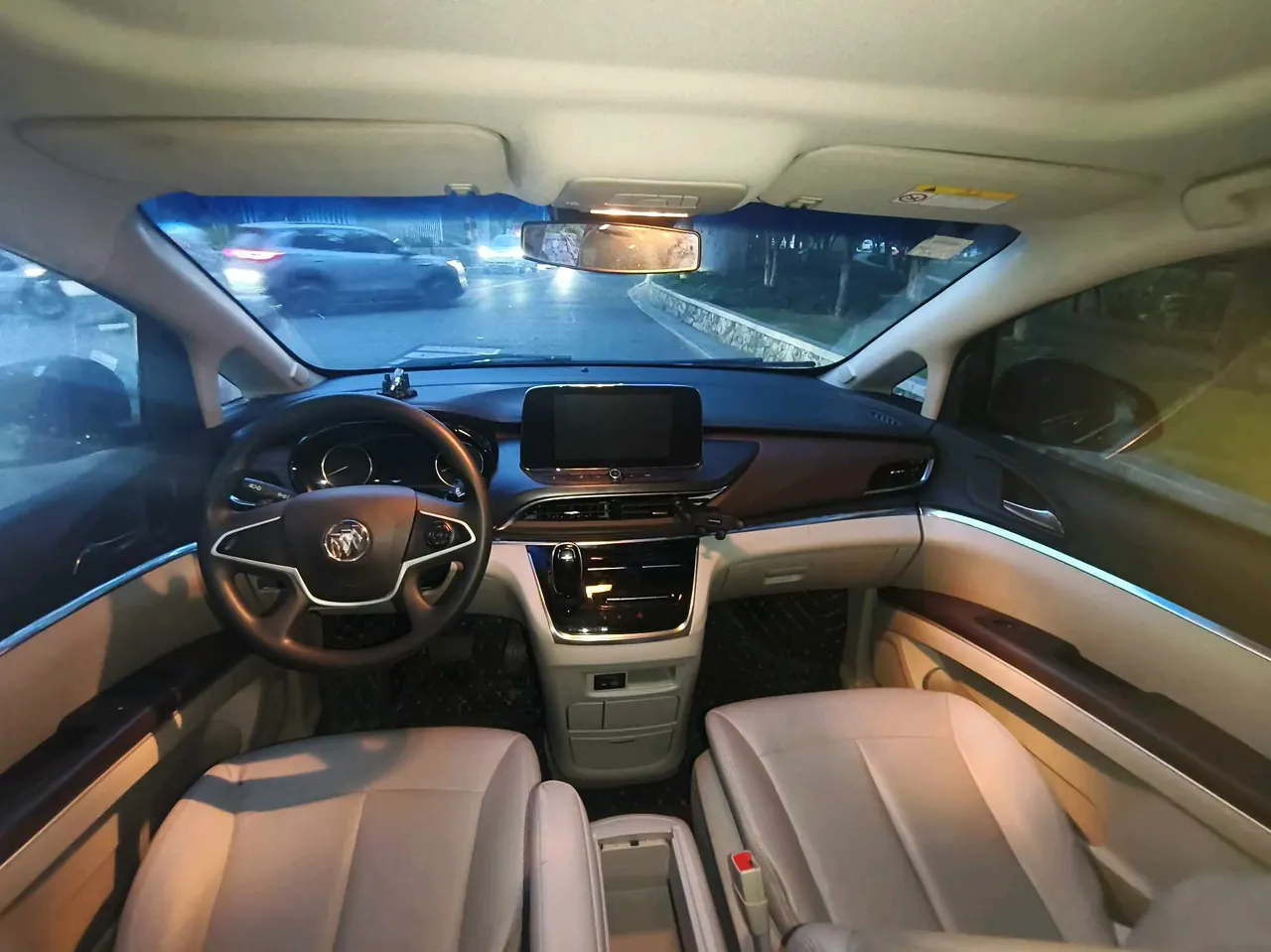 Buick 2022 GL8 Land Business Class 48V 2.0T 652T Comfortable Automatic Gear 8