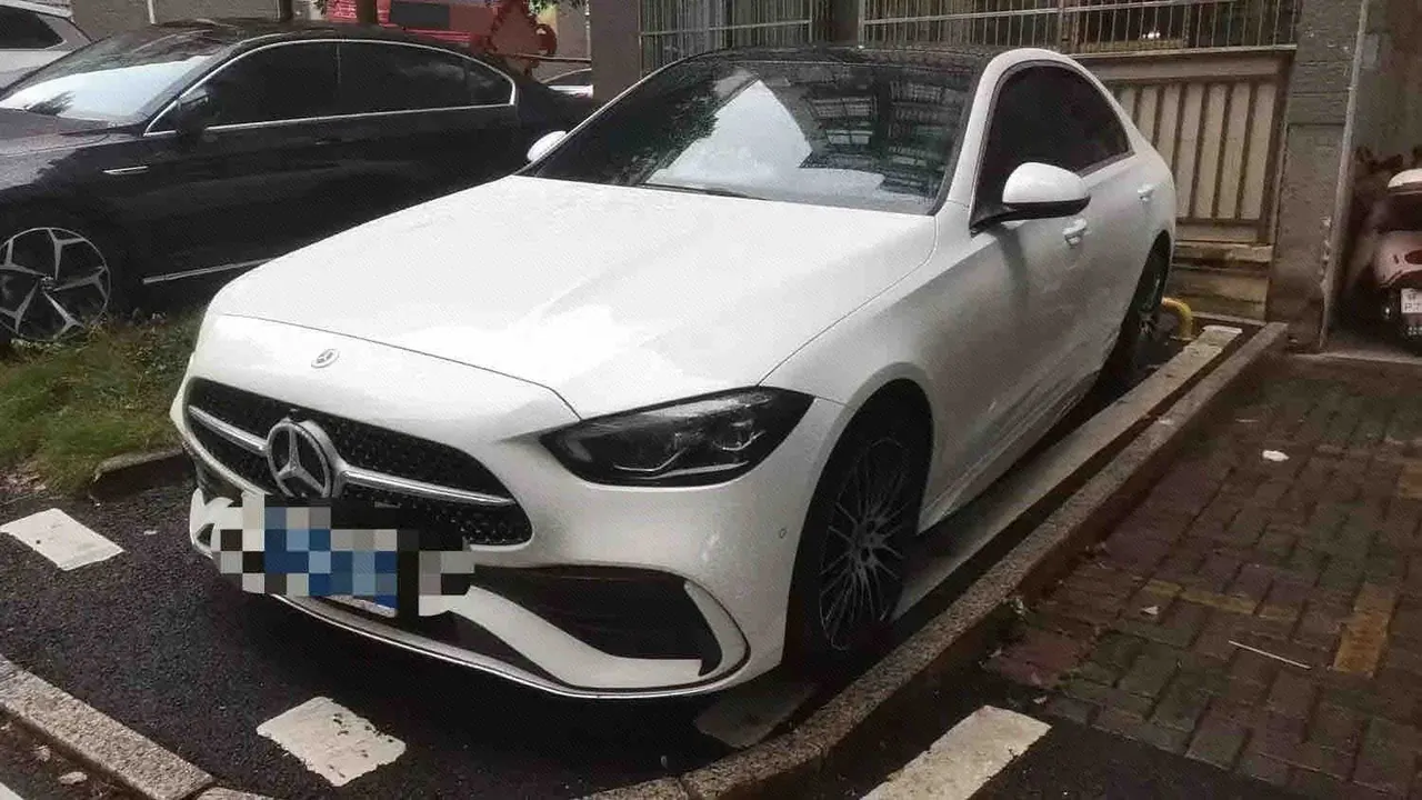 Открыть галерею: Mercedes Benz Class C 2024 C 260 L 48V 1.5T Sports Edition (Modified 3) Automatic Gear
