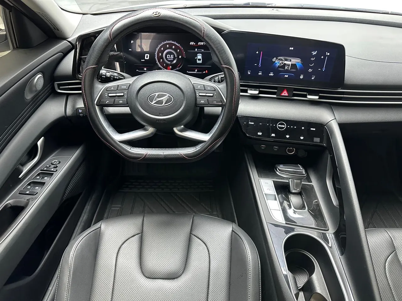 Hyundai 2022 Elantra -3-compartment 1.5 stepless LUX premium automatic gear 11