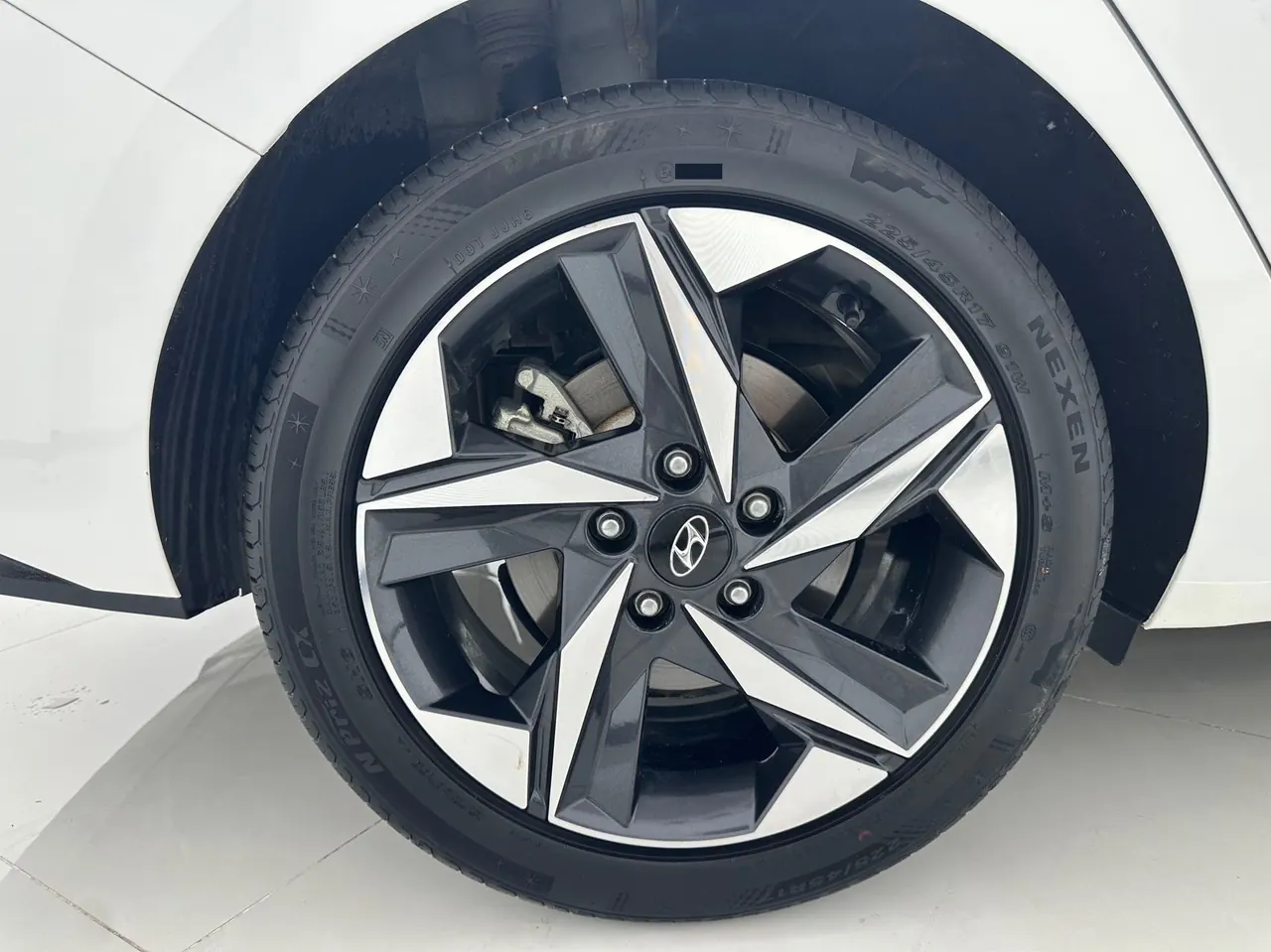 Hyundai 2022 Elantra -3-compartment 1.5 stepless LUX premium automatic gear 14