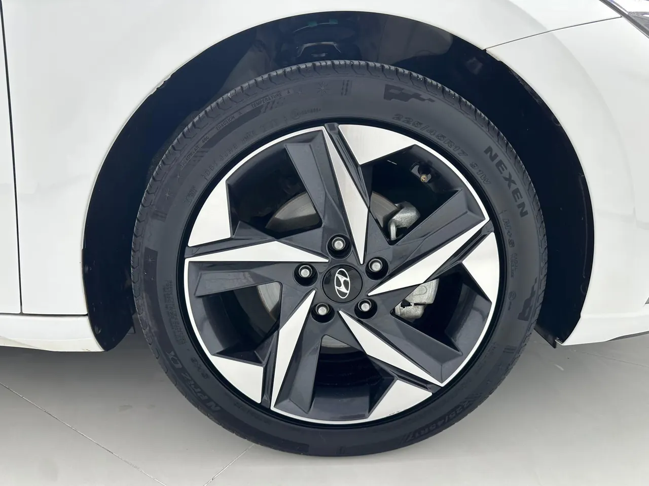 Hyundai 2022 Elantra -3-compartment 1.5 stepless LUX premium automatic gear 15