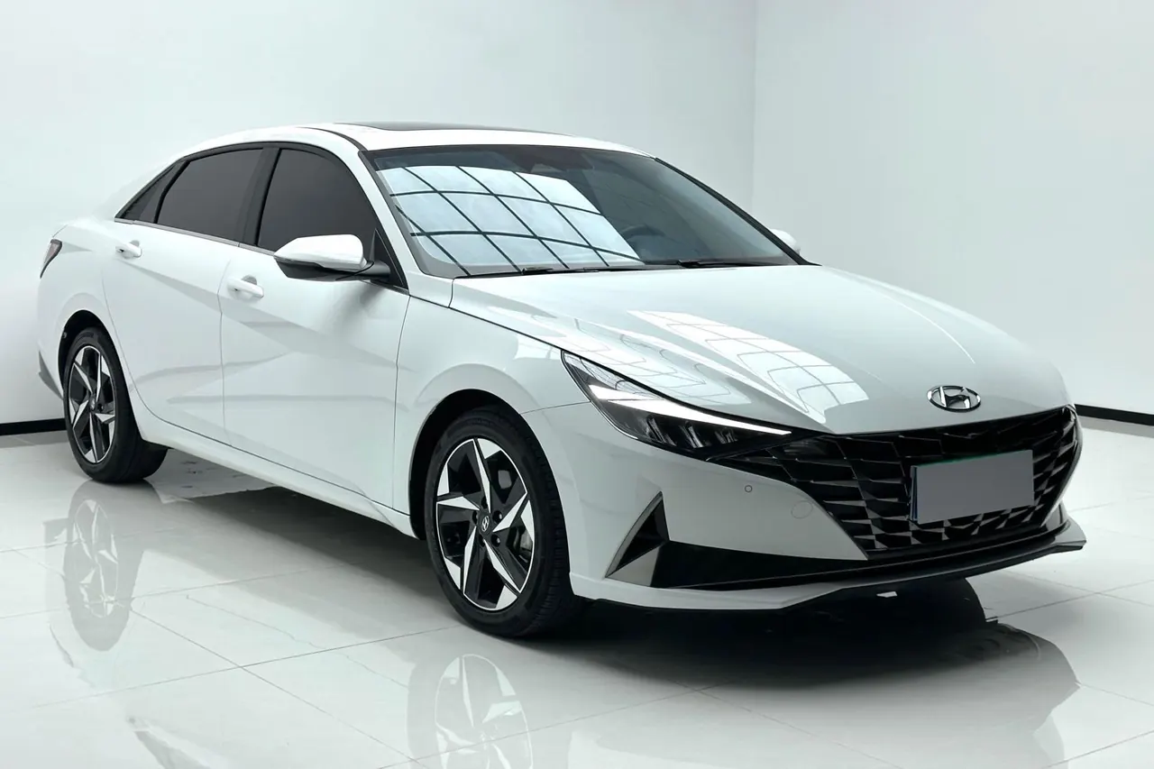 Hyundai 2022 Elantra -3-compartment 1.5 stepless LUX premium automatic gear 2