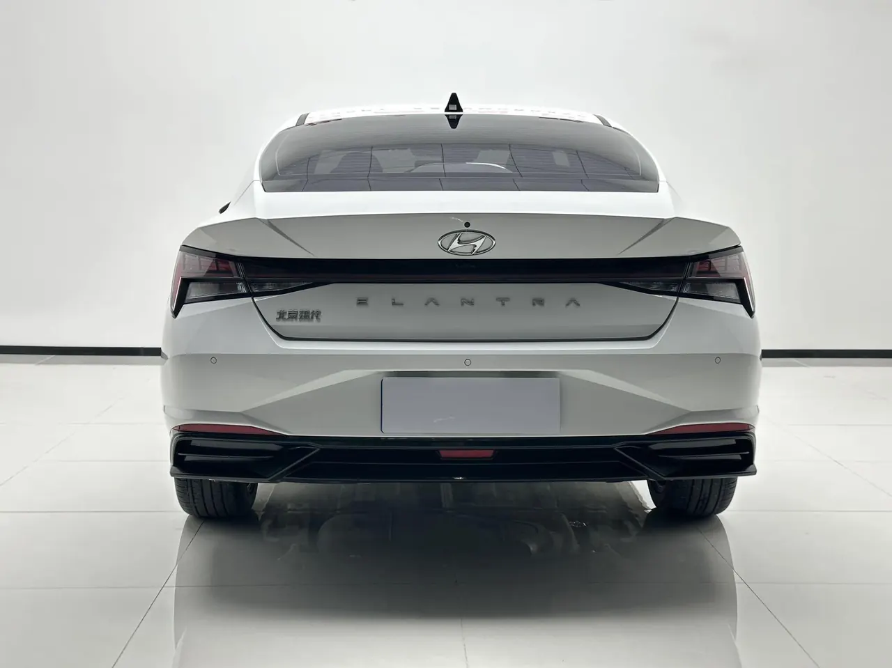Hyundai 2022 Elantra -3-compartment 1.5 stepless LUX premium automatic gear 5