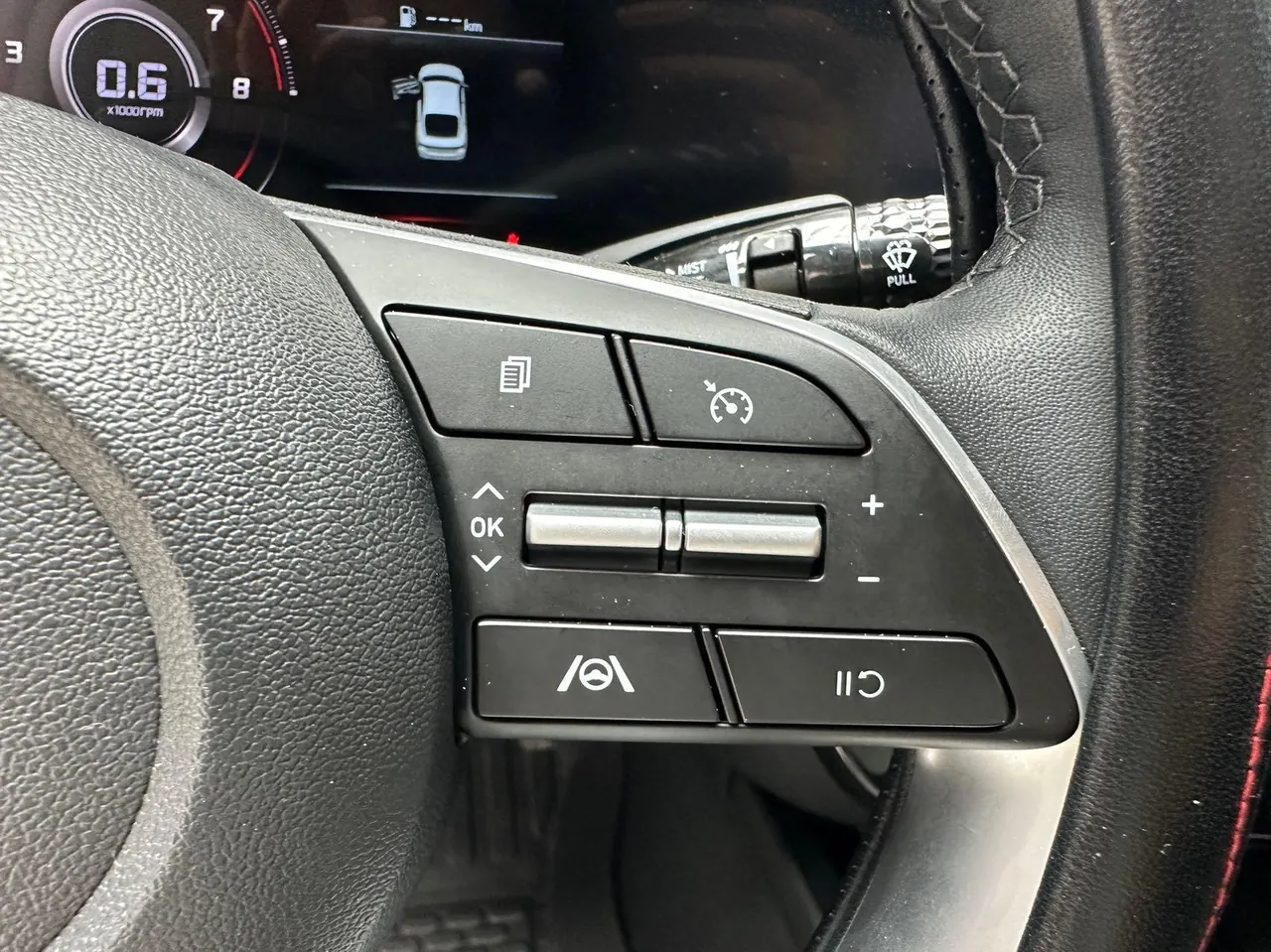 Hyundai 2022 Elantra -3-compartment 1.5 stepless LUX premium automatic gear 9