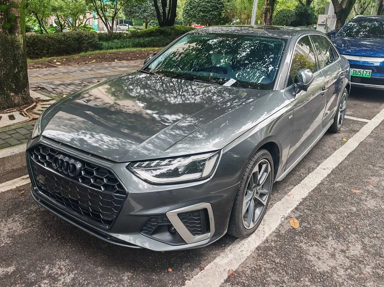 Открыть галерею: Audi 2020 A4L 2.0TFSI 40TFSI Fashion Dynamic Automatic