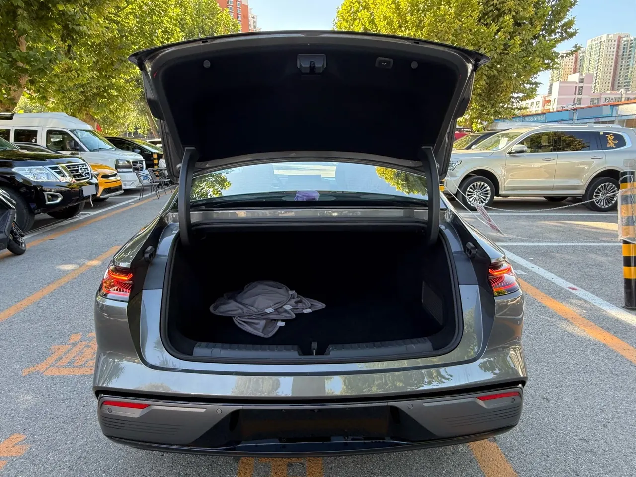 Geely Galaxy 2025 xingyao 8 EM-P 1.5T 130km exploration version automatic gear 10