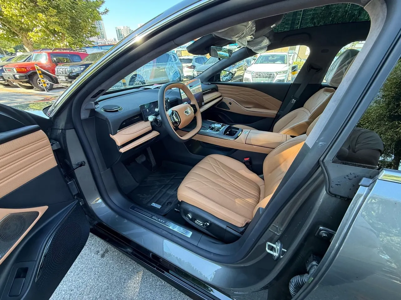 Geely Galaxy 2025 xingyao 8 EM-P 1.5T 130km exploration version automatic gear 13
