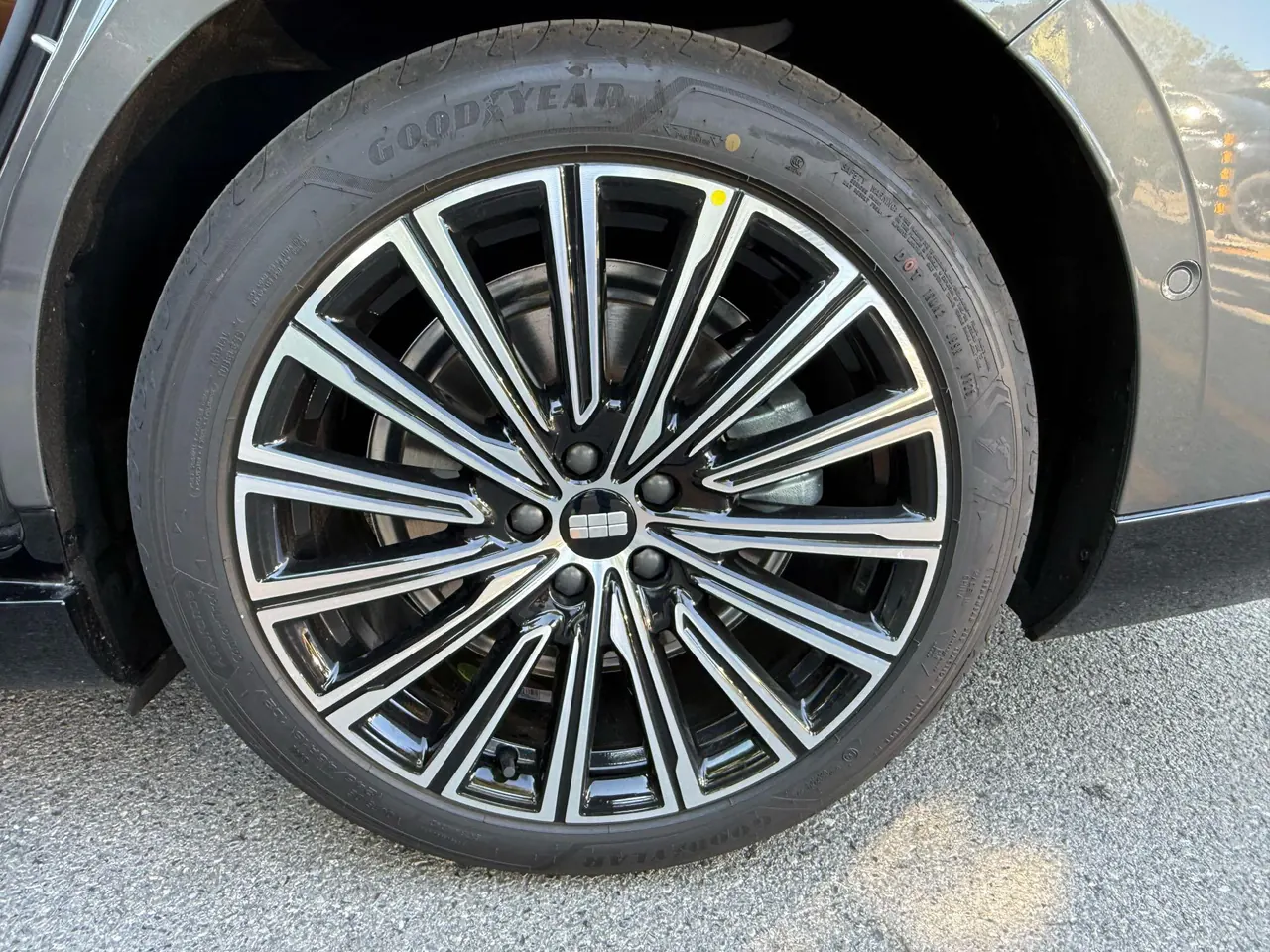 Geely Galaxy 2025 xingyao 8 EM-P 1.5T 130km exploration version automatic gear 4