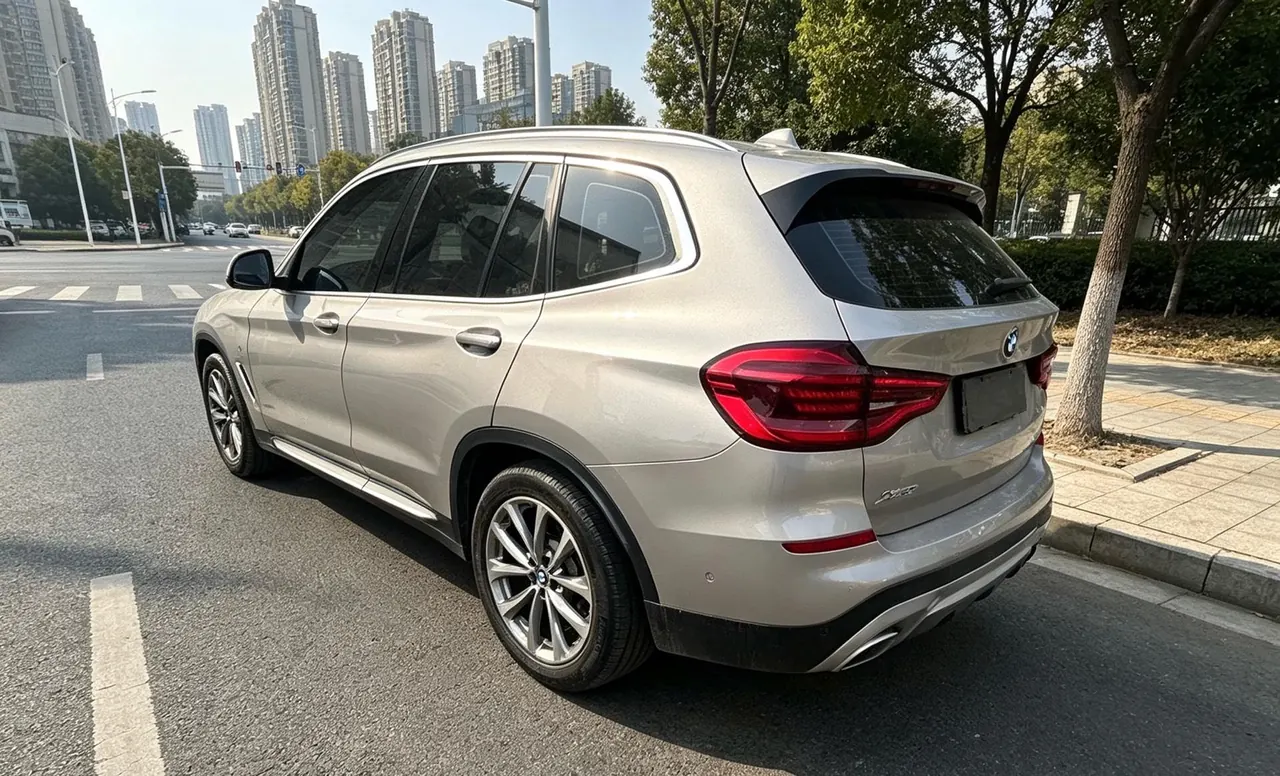BMW 2020 X3 xDrive25i 2.0T M sports suit automatic gear 2