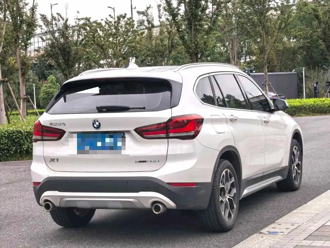 BMW 2020 X1 sDrive20Li 1.5T exclusive automatic gear 5