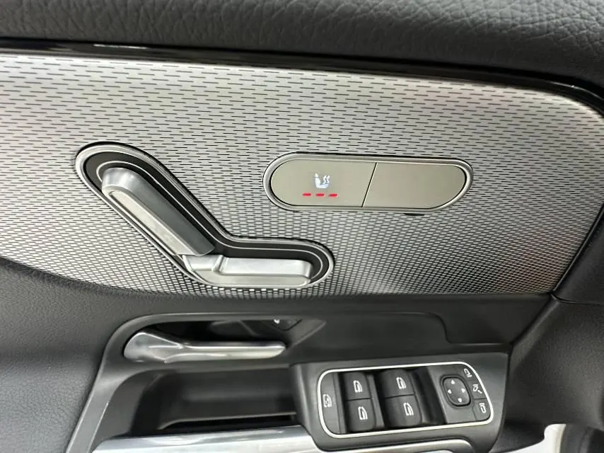 Mercedes Benz 2020 GLB 180 1.3T Fashion Automatic 7