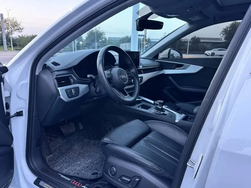 Audi 2021 A4L 2.0TFSI 40TFSI into the life version of the automatic gear 6