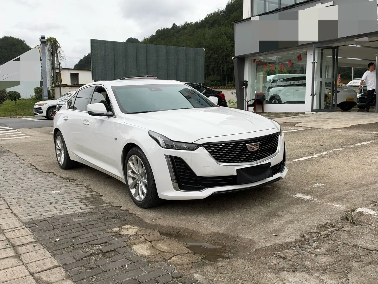 Cadillac 2022 CT5 2.0T 28T Luxury (Standard Edition) Automatic Gear 2