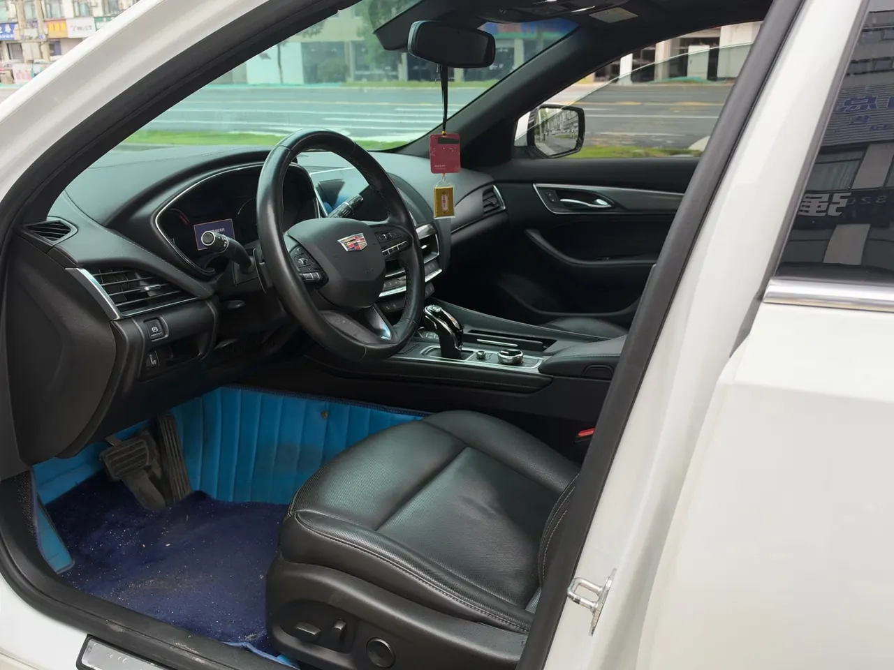 Cadillac 2022 CT5 2.0T 28T Luxury (Standard Edition) Automatic Gear 4