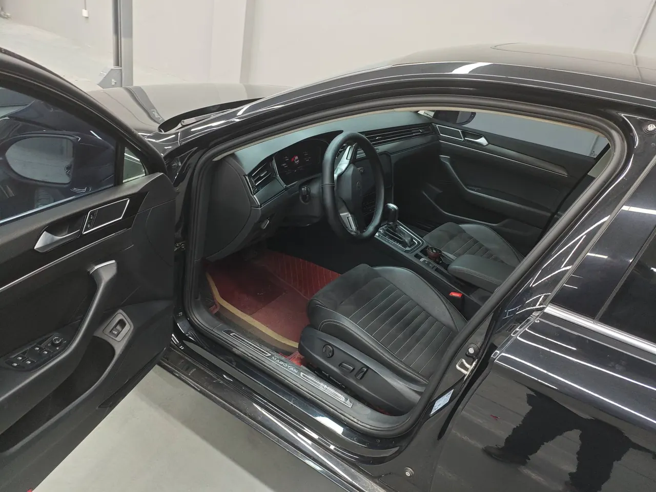 Volkswagen 2020 Magotan 2.0TSI 330TSI luxury automatic transmission 3