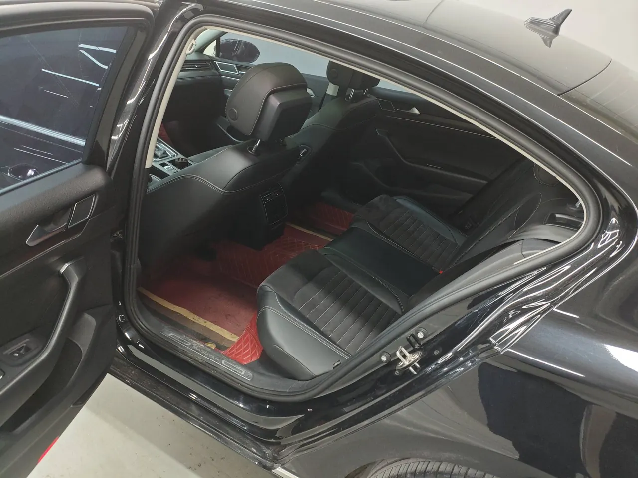 Volkswagen 2020 Magotan 2.0TSI 330TSI luxury automatic transmission 4