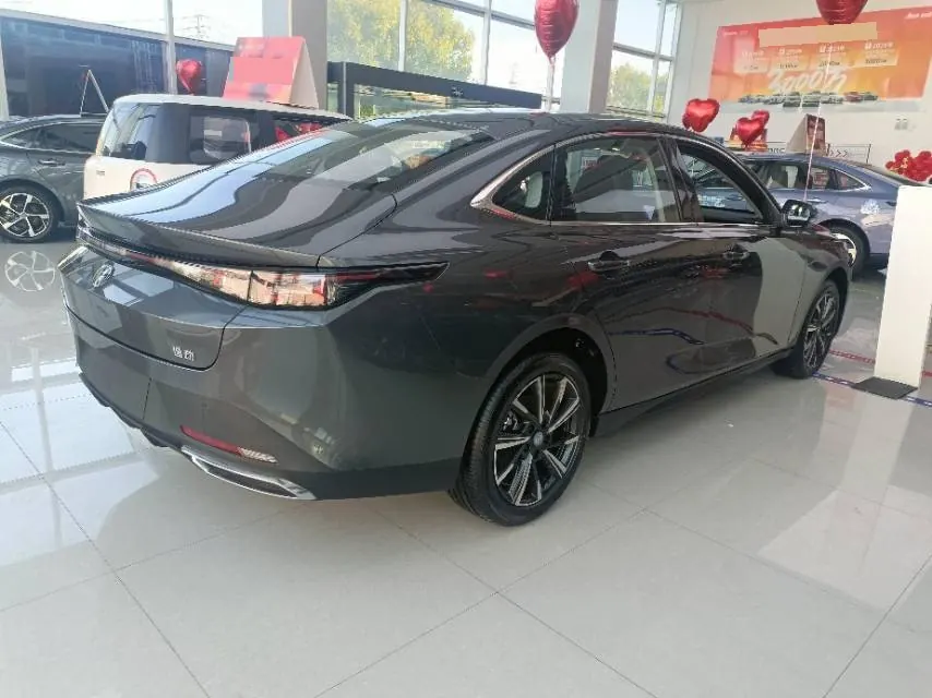 ChangAn 2026 Yidong 1.5T Classic Automatic Gear 3