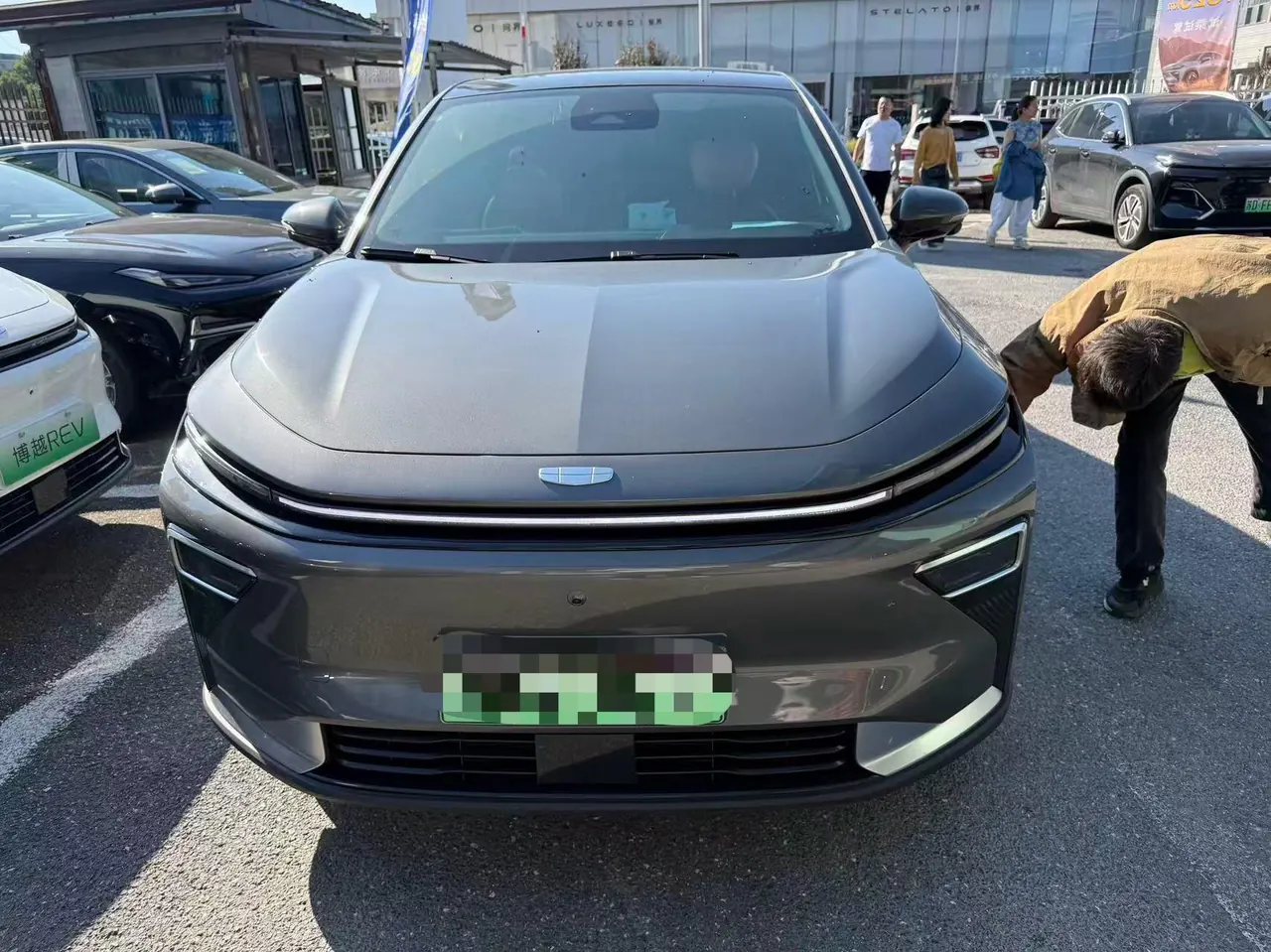 Geely 2026 Boyue REV 220km Long Endurance Platinum Extended Range Smart Edition Automatic Gear 2