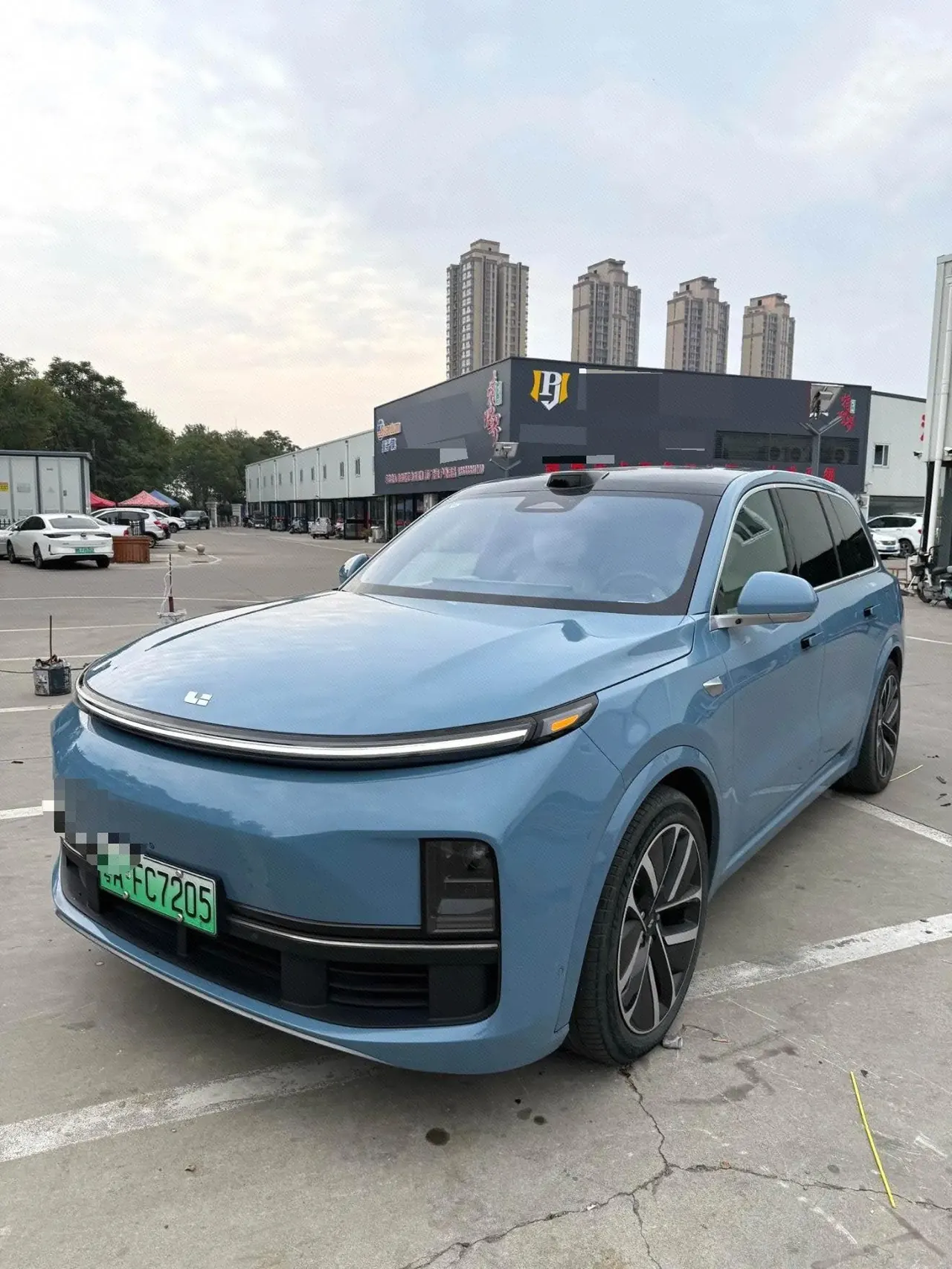 Открыть галерею: Li 2022 L9 1.5T Max Edition Automatic Gear