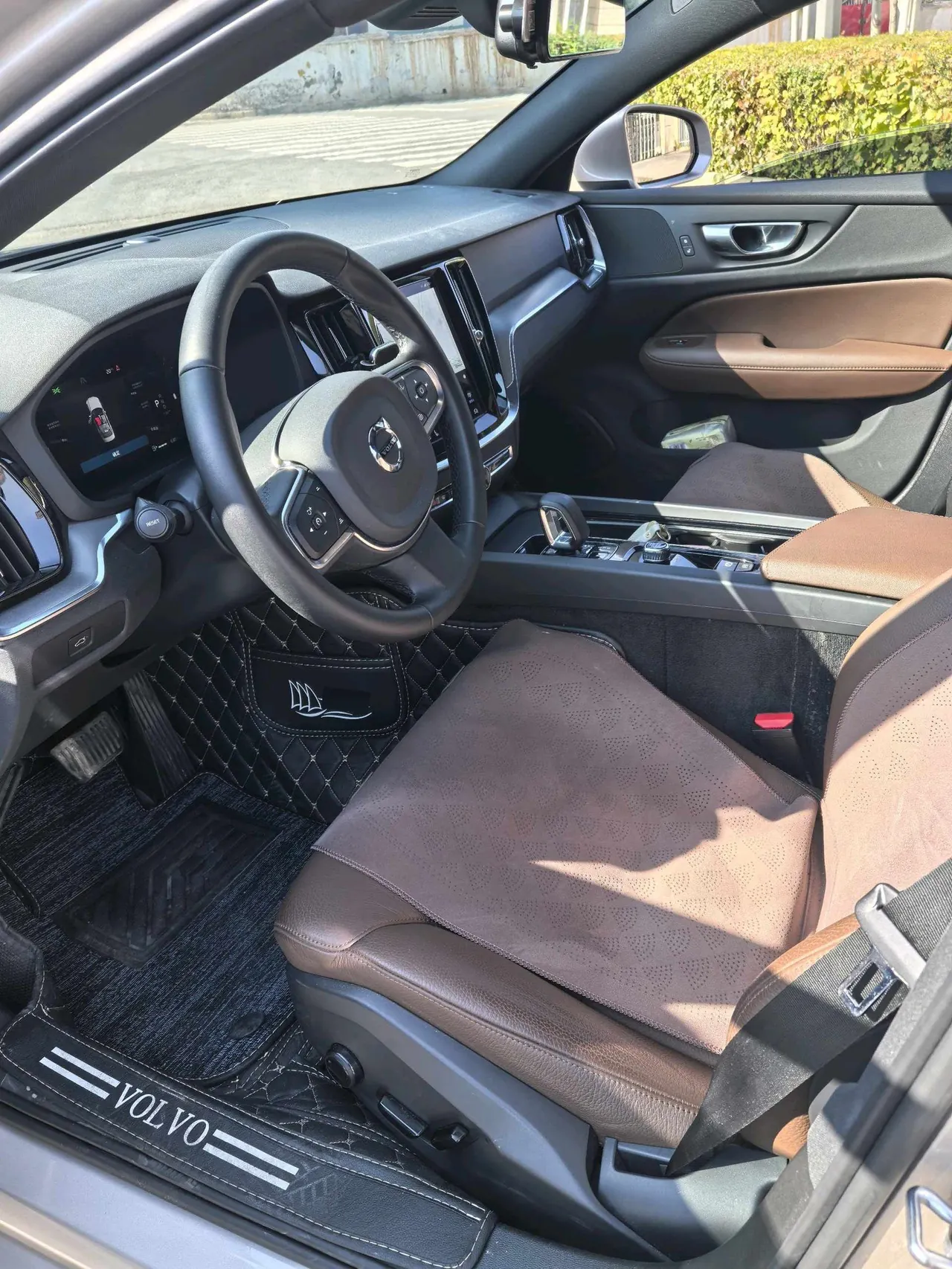 Volvo 2023 S60 48V 2.0T B4 Zhiyuan Deluxe Edition Automatic Gear 6