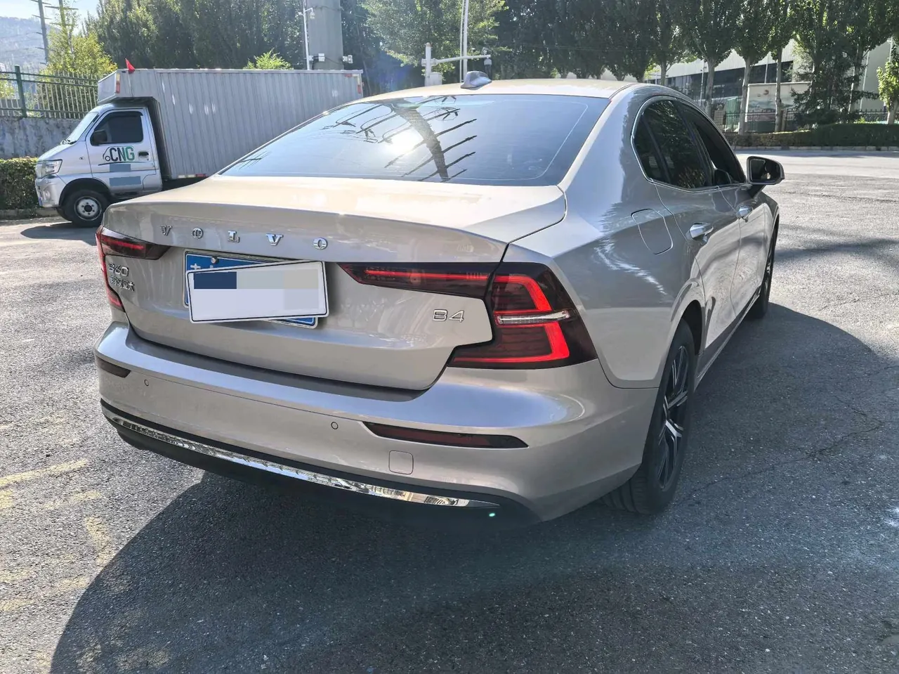 Volvo 2023 S60 48V 2.0T B4 Zhiyuan Deluxe Edition Automatic Gear 7