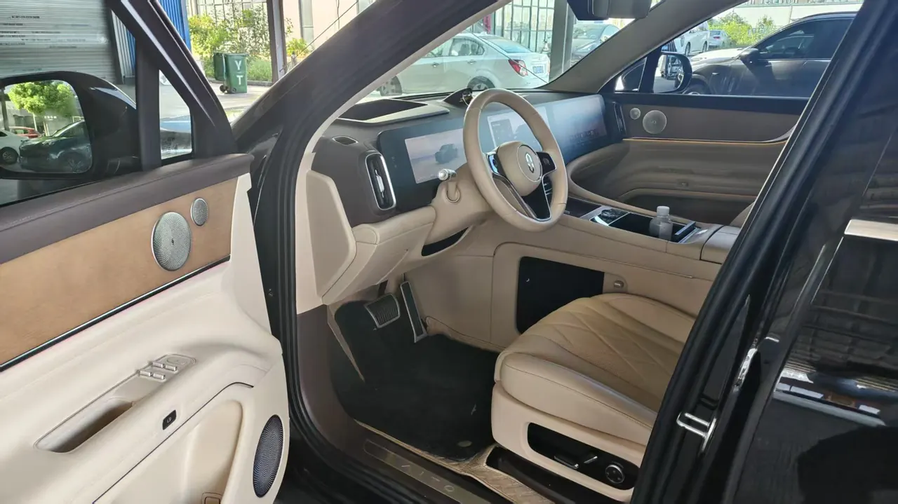 AITO 2024 AITO M9 extended range Ultra 42kWh automatic gear 8