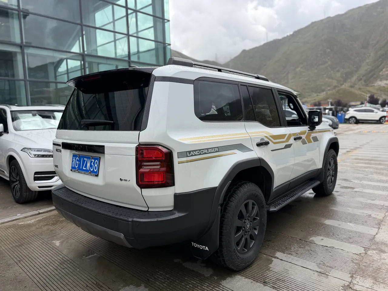 Toyota 2024 Prado HEV 2.4T Wild WX Edition 6-seat Automatic Gear 7