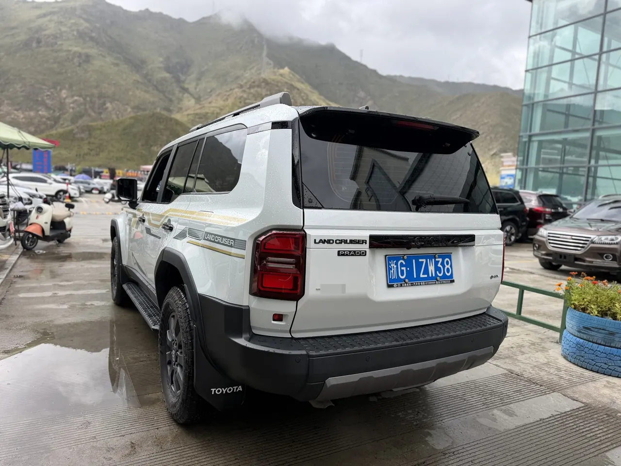 Toyota 2024 Prado HEV 2.4T Wild WX Edition 6-seat Automatic Gear 8