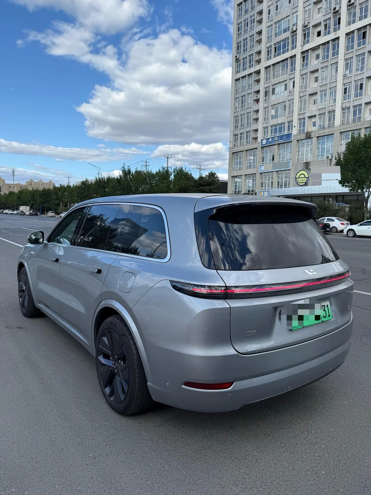 Li 2022 L9 1.5T Max Edition Automatic Gear 6