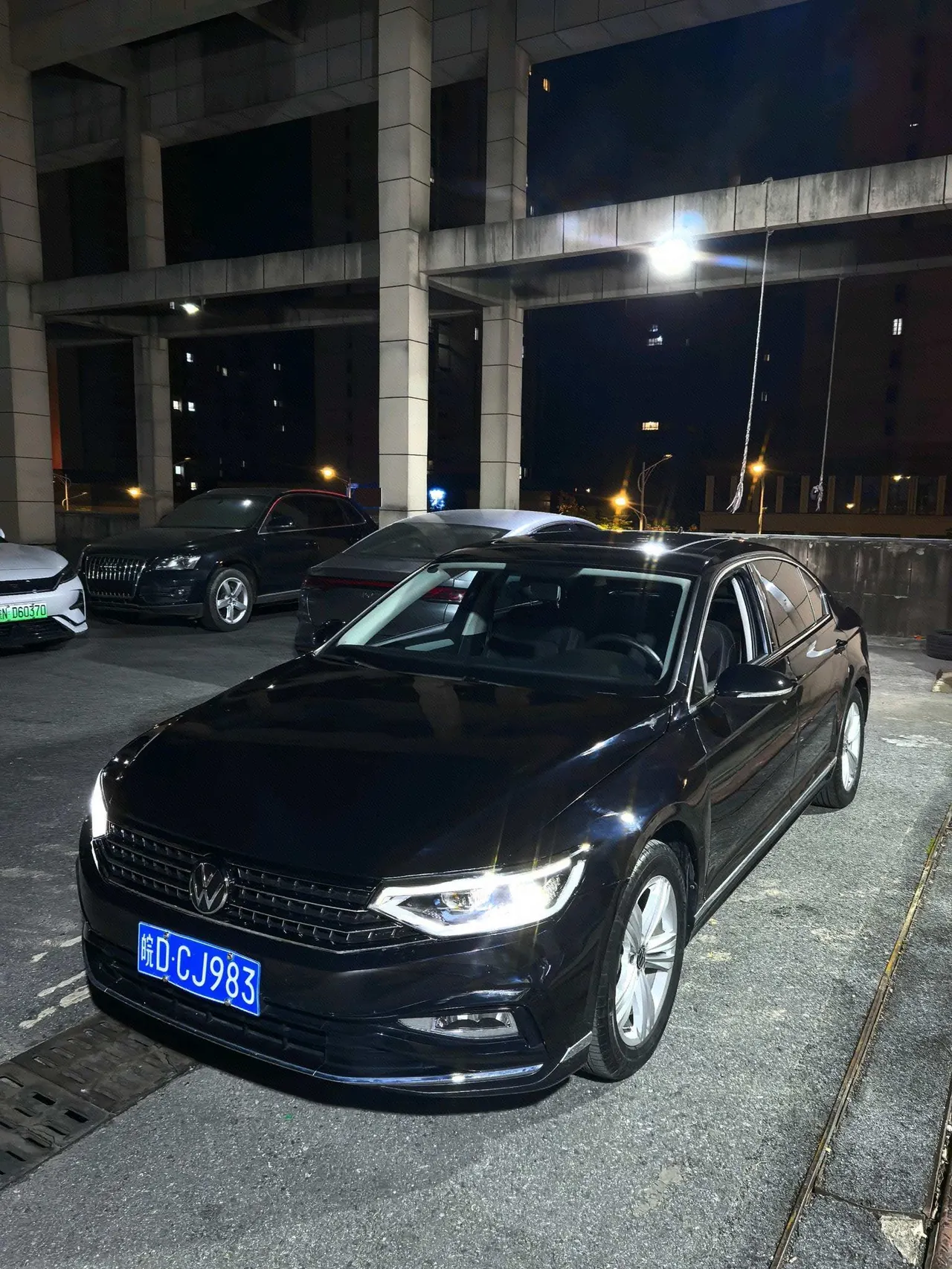 Open image lightbox: Volkswagen 2023 Magotan 1.4TSI 280TSI 2 million Commemorative Comfortable Automatic Gear