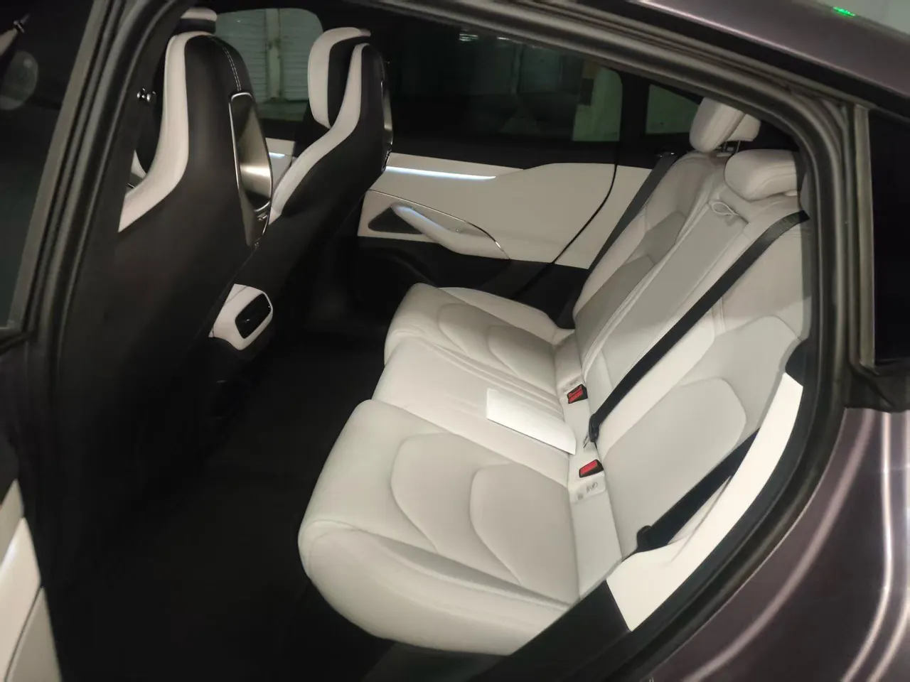 MI 2024 SU 7 800km 4-wheel drive ultra-long endurance high-end smart driving Max version automatic gear 5