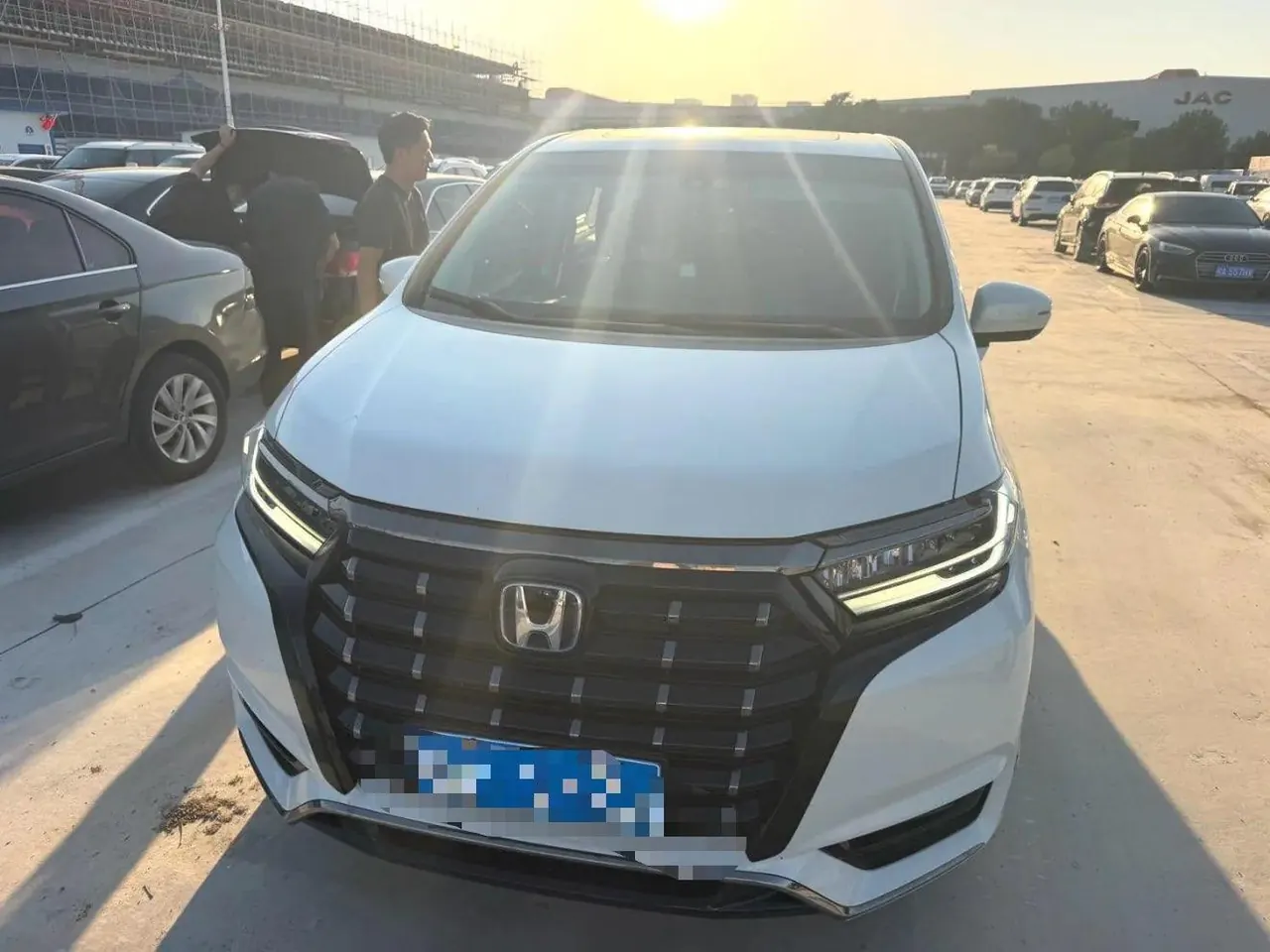 Honda 2022 Ailishen Hybrid 2.0 Stepless Deluxe First Edition Automatic Gear 2