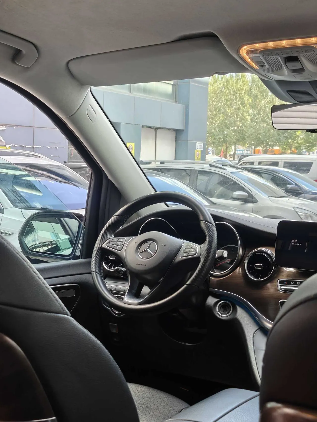 Mercedes Benz V 2021V 260 L 2.0T Deluxe Edition Automatic Gear 2