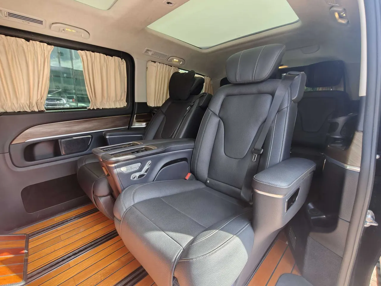 Mercedes Benz V 2021V 260 L 2.0T Deluxe Edition Automatic Gear 4