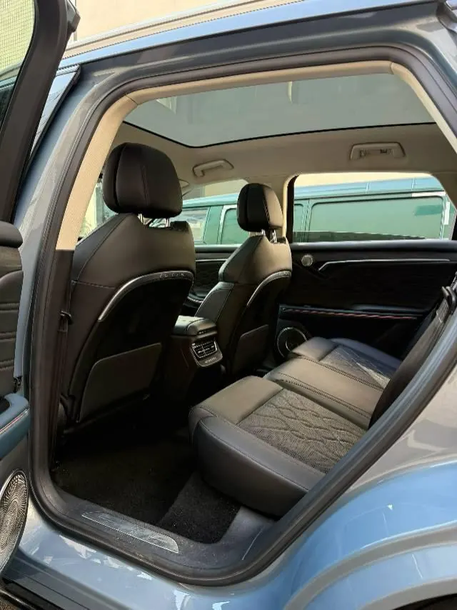 Voyah 2021 FREE 1.5T Four-wheel Drive Range-extended Automatic Gear 5