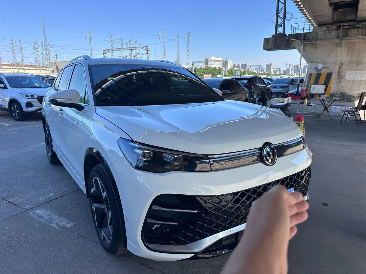 Volkswagen 2024 Tiguan L PRO 2.0TSI 380TSI Four-wheel Drive R-Line Smart Collar Edition Automatic Gear 3
